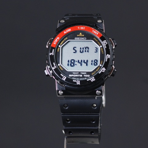 Mod A827-6010, vintage Seiko LCD watch from the A Series series