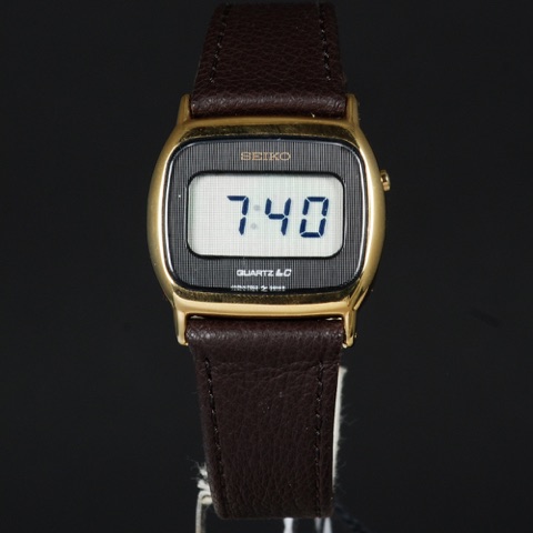 Mod F023-5000, vintage Seiko LCD watch from the F Series series